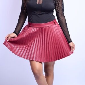 BURGUNDY PU PLEATED SKIRT